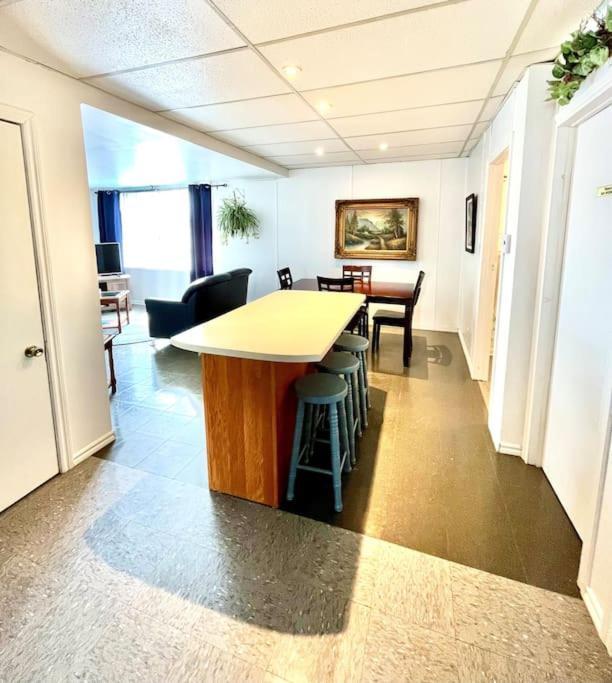 Les Appartements Du Vieil Edifice Metabetchouan Zewnętrze zdjęcie