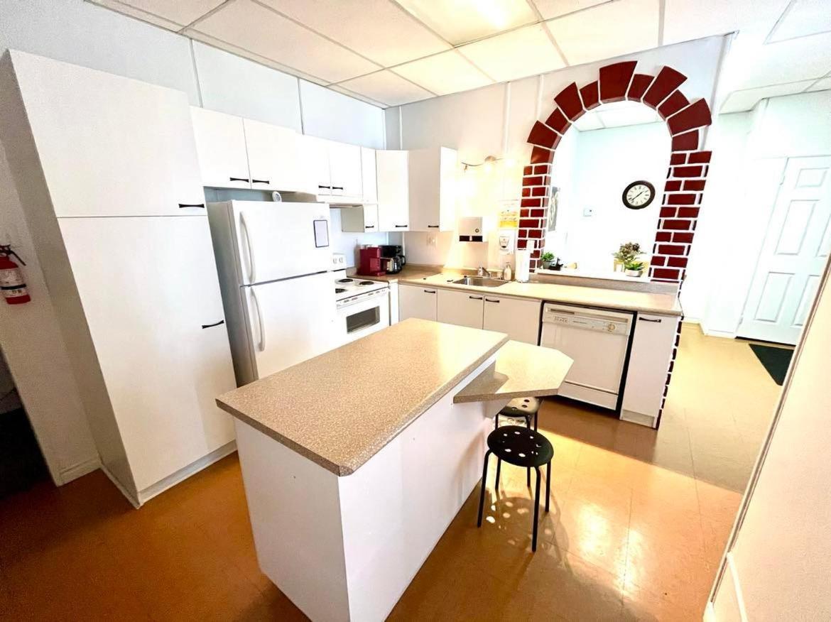 Les Appartements Du Vieil Edifice Metabetchouan Zewnętrze zdjęcie